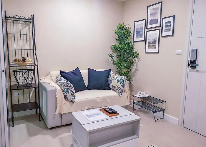 Cozy Near Mrt Station And Malls Apartment Bangkok