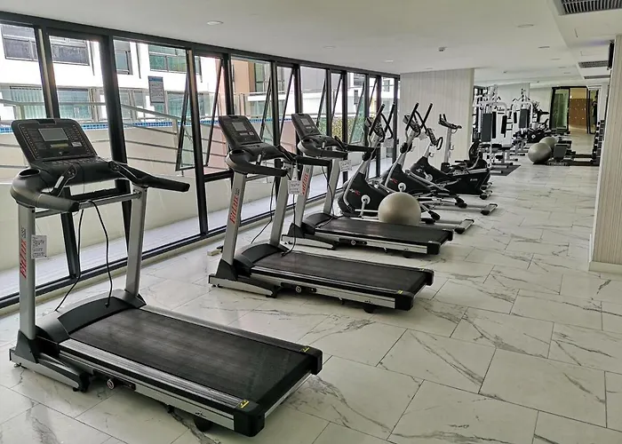 Cozy Near Mrt Station And Malls Apartment Bangkok