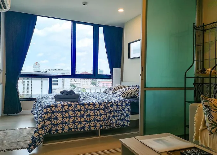 Cozy Near Mrt Station And Malls *