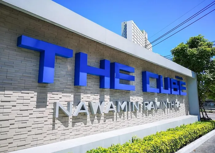 Cozy Near Mrt Station And Malls Bangkok